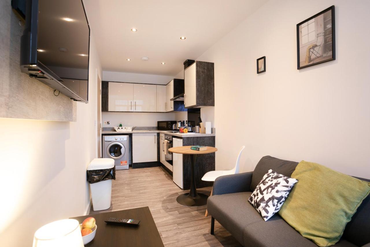 Hoemli Smart City Centre Apartment 莱切斯特 外观 照片