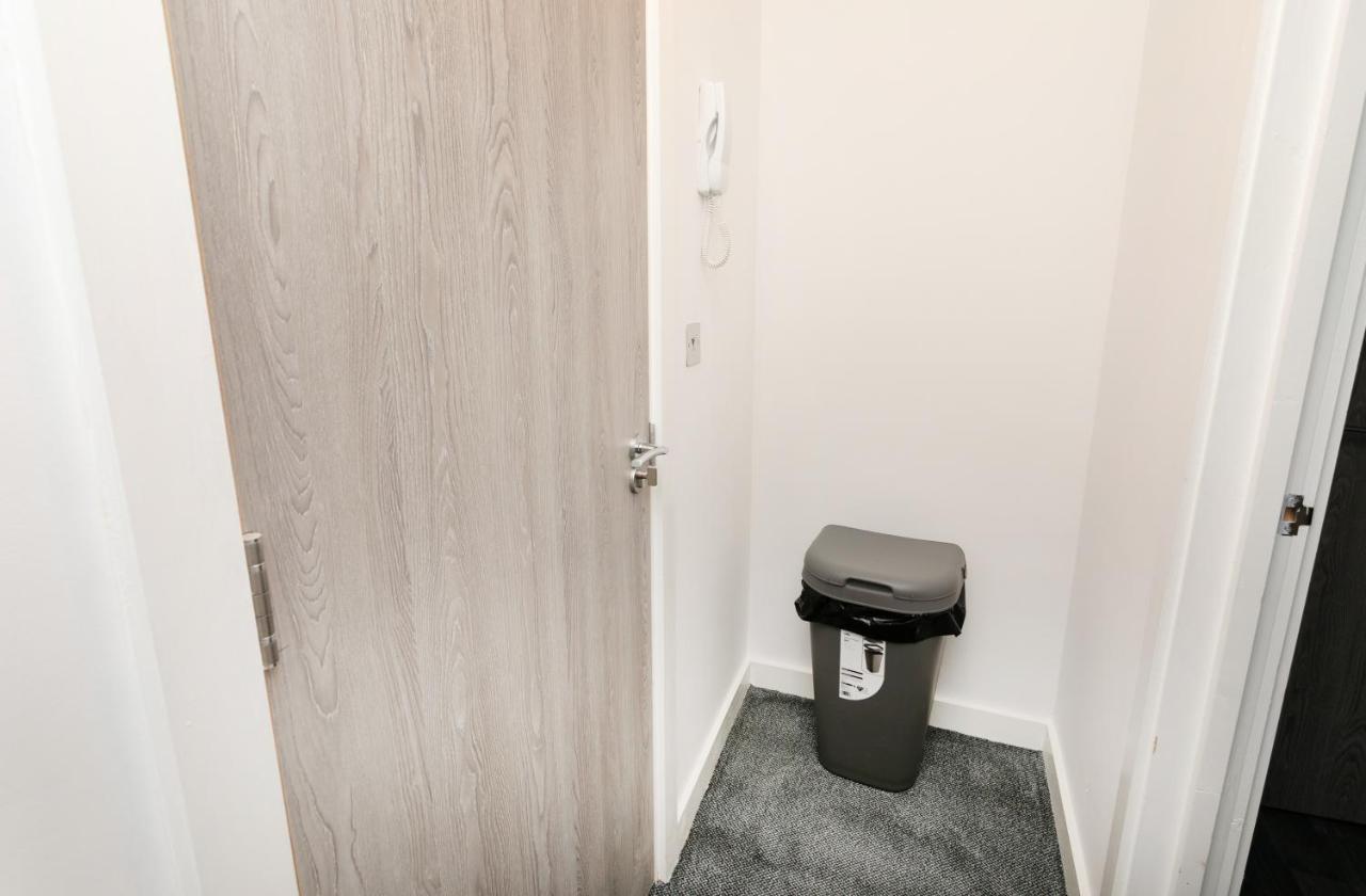 Hoemli Smart City Centre Apartment 莱切斯特 外观 照片
