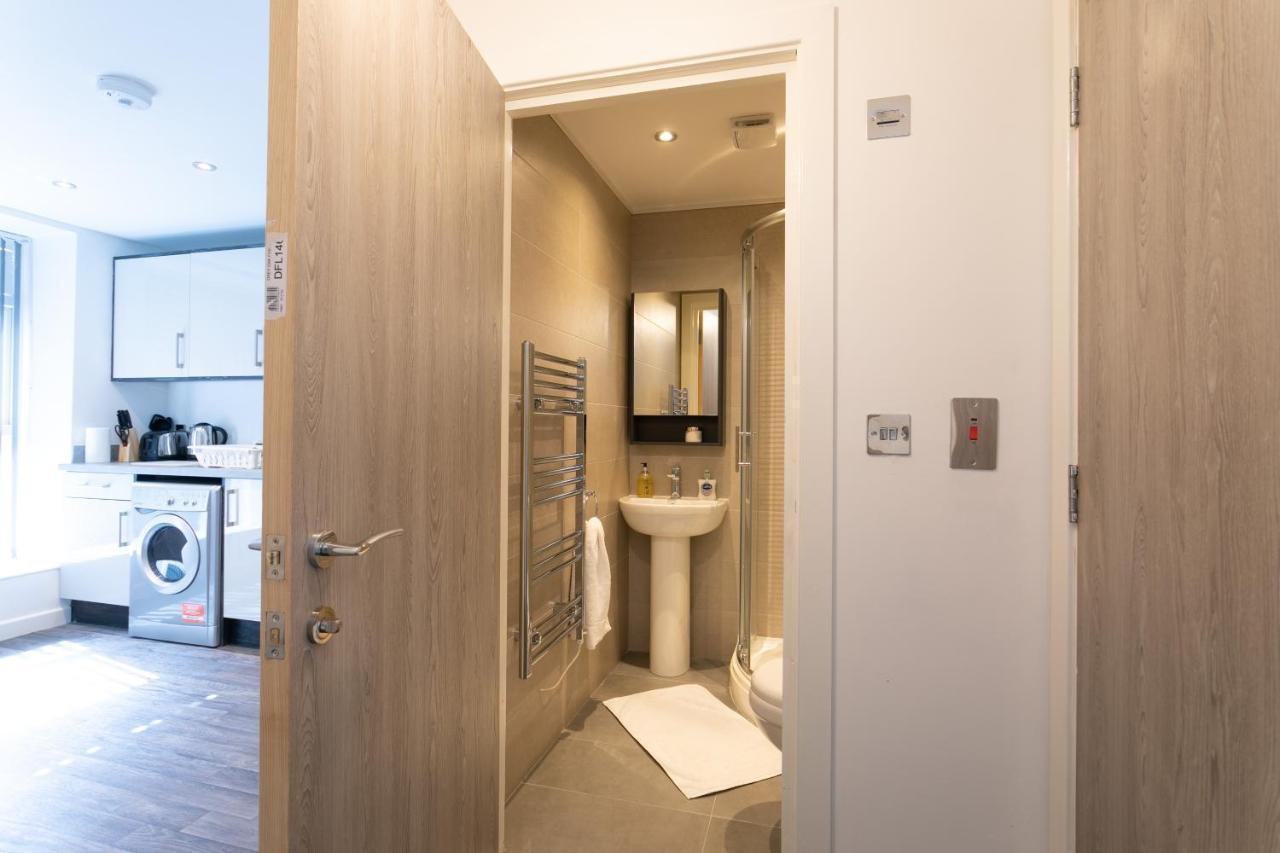 Hoemli Smart City Centre Apartment 莱切斯特 外观 照片